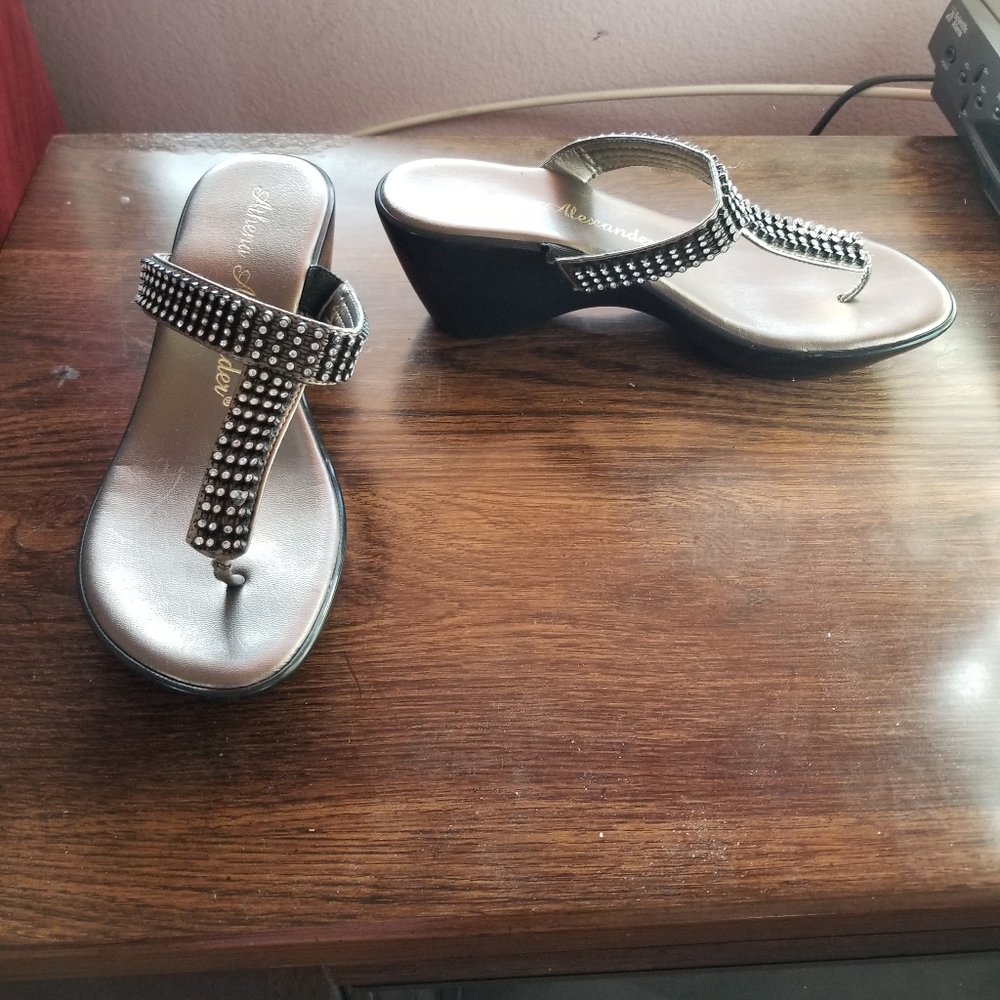 Shoe